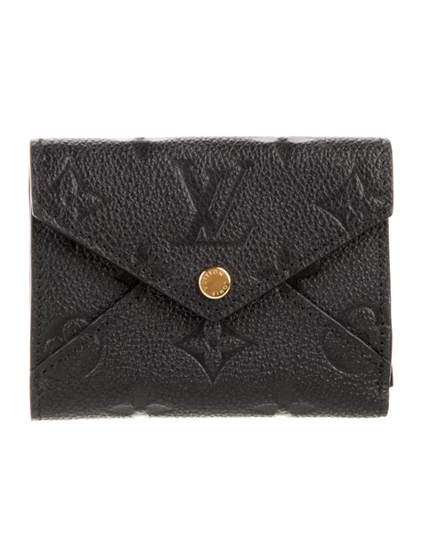 louis vuitton curieuse wallet top stretched